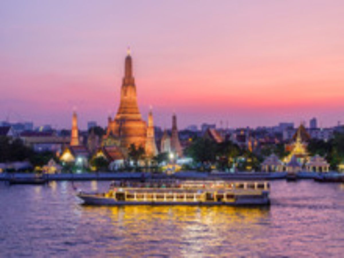 Cultural Encounters in Bangkok: Temples, Museums, and More Near Khaosan Road