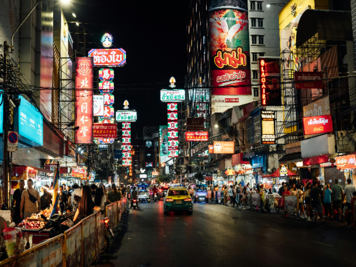 Exploring Bangkok’s Night Markets: From Khaosan to Chatuchak